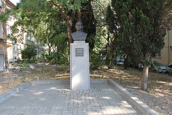 Паметник на полковник Петър Димков в град Варна