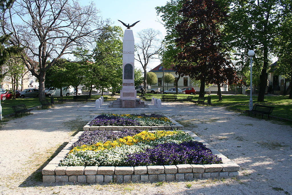 Monument of WWI on V&ouml;r&ouml;smarty Square, Veszpr&eacute;m, Hungary