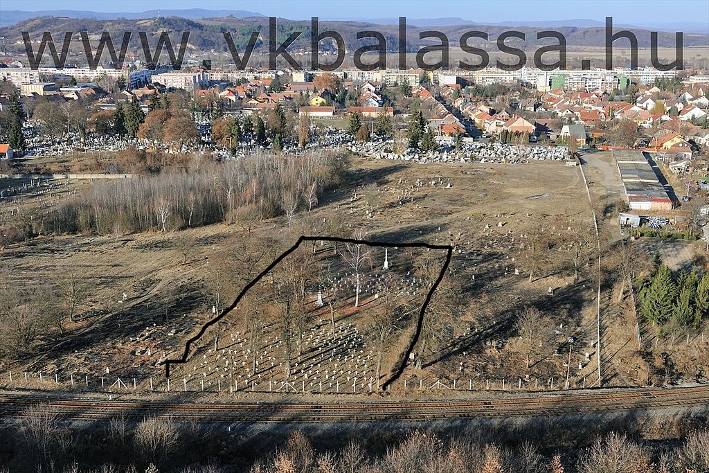 Katonai temető &eacute;s hős&ouml;k eml&eacute;kműve, Balassagyarmat, Magyarorsz&aacute;g