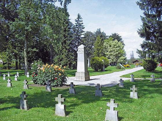 Lagerfriedhof des ehemaligen Kriegsgefangenenlagers Braunau am Inn (Ortsteil Haselbach), Oberösterreich, Österreich